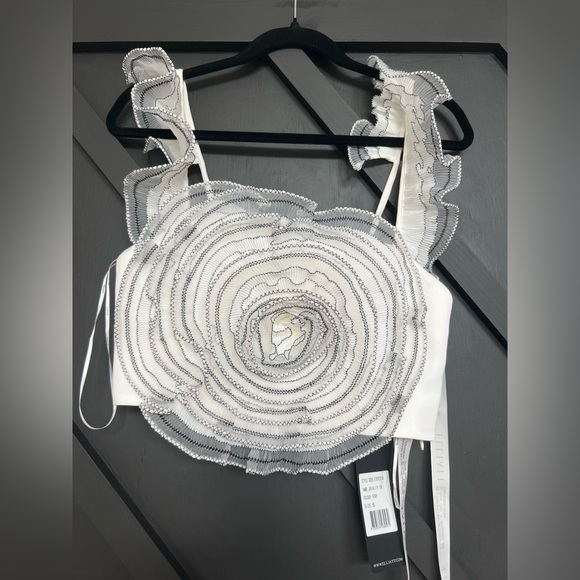 NWT Elliatt Joviality Rosette Crop Top in Ivory, Size Small - Picture 8 of 14